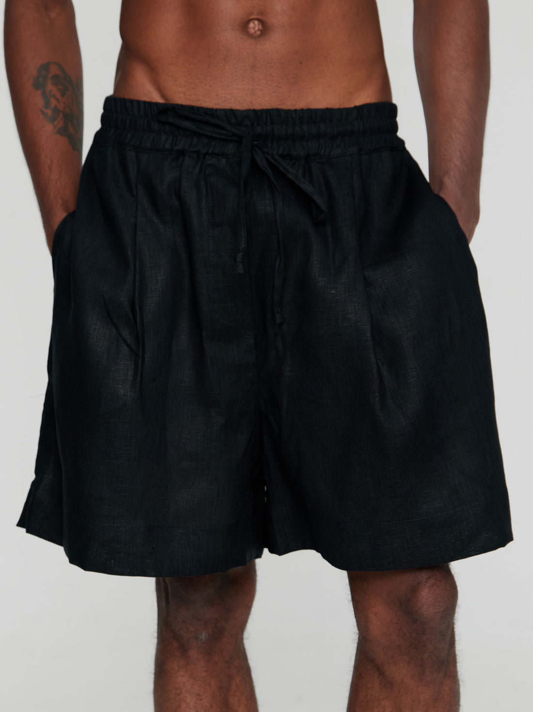 Short André - Linho Preto