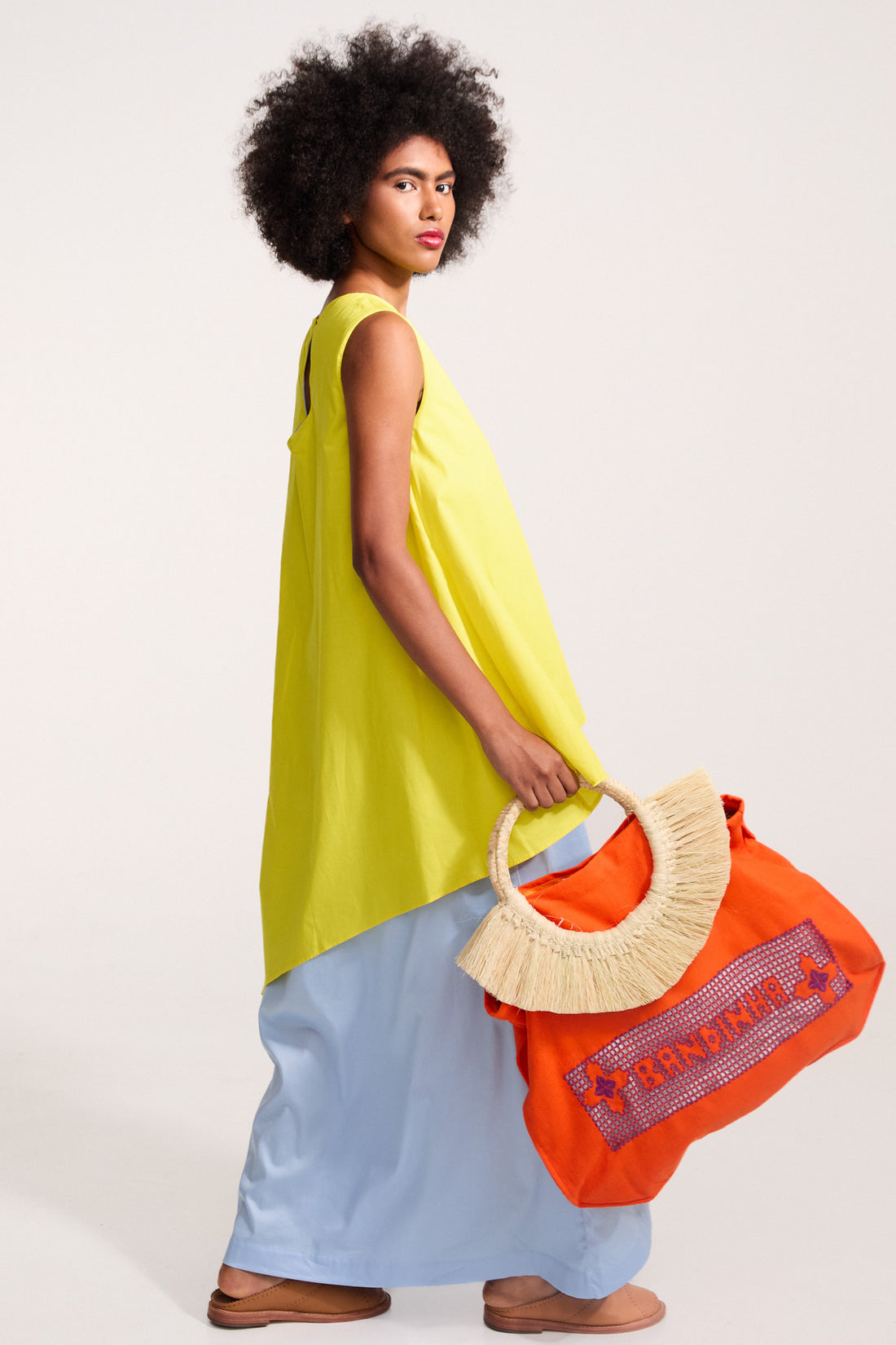 Bolsa Leque Bordada Bandinha