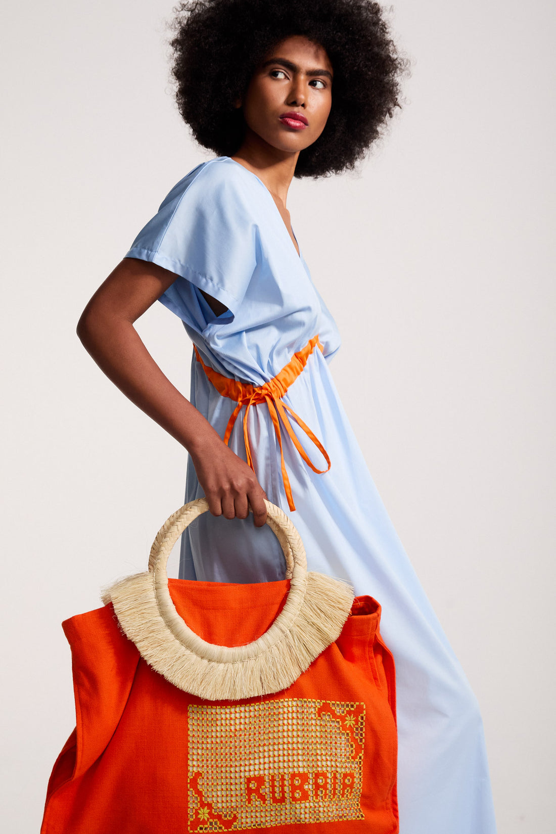 Bolsa Leque Bordada Rubaiá