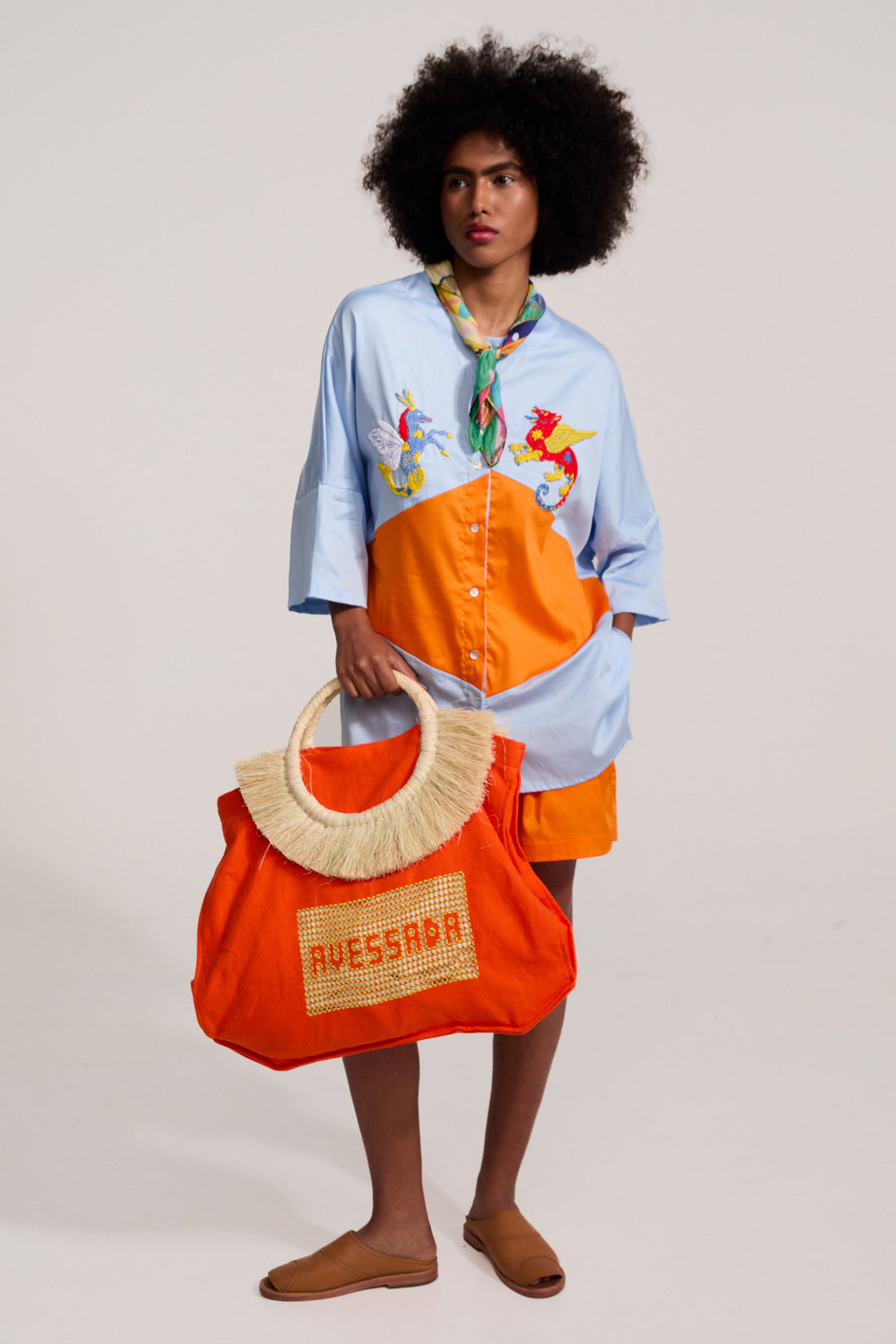 Bolsa Leque Bordada Avessada