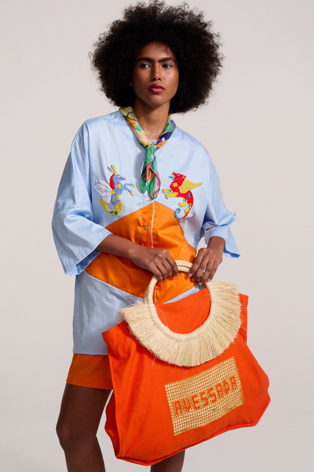 Bolsa Leque Bordada Avessada